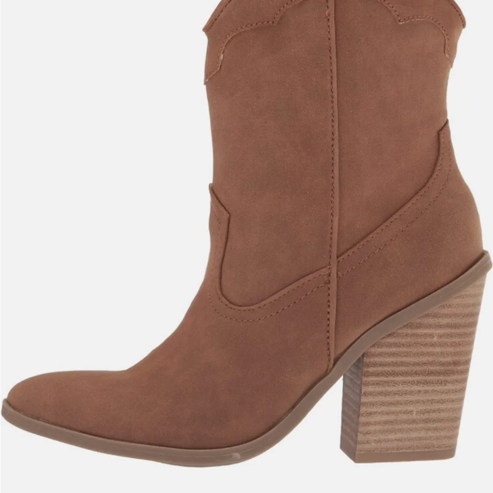 Dolce Vita Tan Ankle Booties - Picture 6 of 7